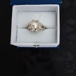 Pearl and diamond ring for women